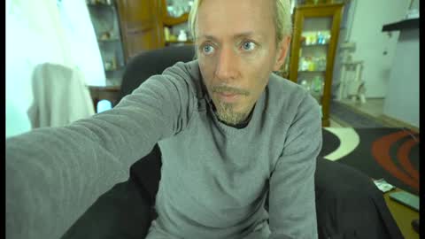 Snapshot of 00jeff31 chatting on 1, 1, 2025 jeff online show from 1, 1, 2025