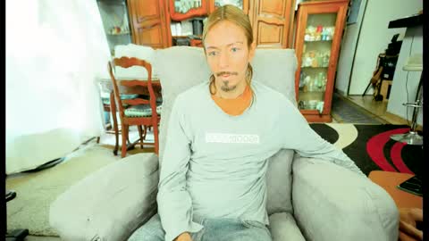 Snapshot of 00jeff31 chatting on 8, 3, 2025 jeff online show from 8, 3, 2025
