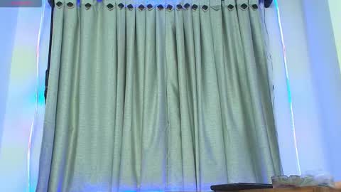 Snapshot of 01klhoe01 chatting on 8, 11, 2025 Klhoe Carter 3 online show from 8, 11, 2025