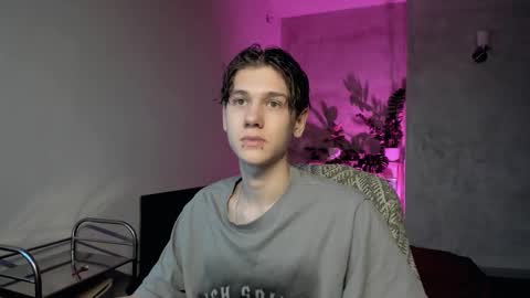 Snapshot of 0verlandd chatting on 4, 11, 2025 Adam online show from 4, 11, 2025