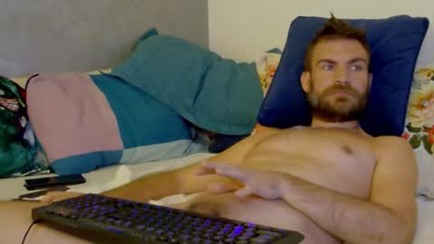 Snapshot of 10in_deluxe chatting on 28, 9, 2025 10in_deluxe online show from 28, 9, 2025