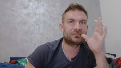 Snapshot of 10in_deluxe chatting on 19, 12, 2025 10in_deluxe online show from 19, 12, 2025