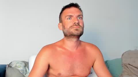 Snapshot of 10in_deluxe chatting on 10, 7, 2026 10in_deluxe online show from 10, 7, 2026