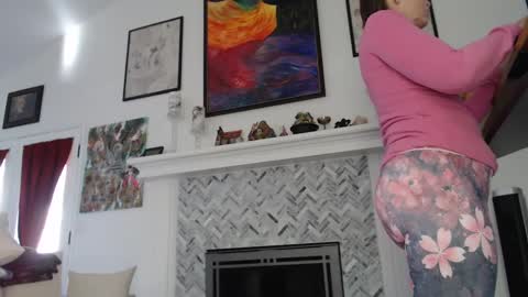Aurora Willows online show from 15, 1, 2025