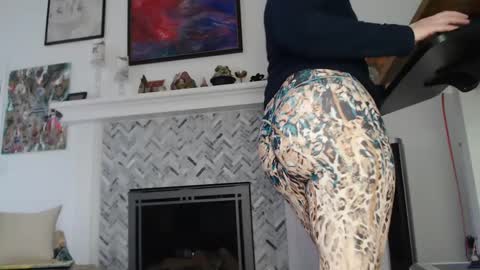 Aurora Willows online show from 20, 1, 2025