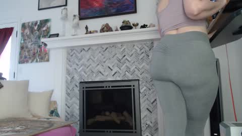 Aurora Willows online show from 28, 1, 2025