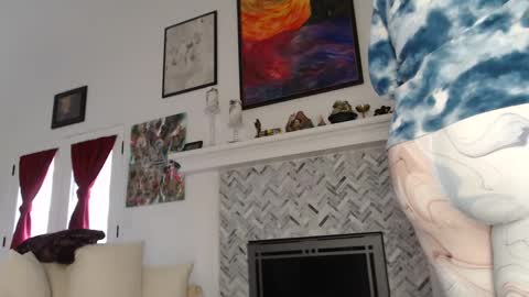 Aurora Willows online show from 29, 1, 2025