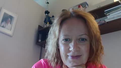 Snapshot of 12ennie chatting on 10, 9, 2025 12ennie online show from 10, 9, 2025