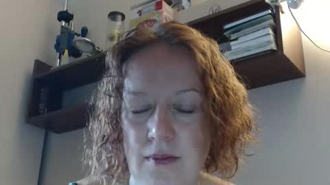 Snapshot of 12ennie chatting on 18, 9, 2025 12ennie online show from 18, 9, 2025