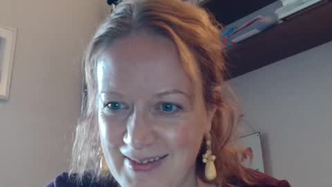 Snapshot of 12ennie chatting on 1, 10, 2025 12ennie online show from 1, 10, 2025