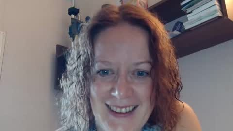 Snapshot of 12ennie chatting on 9, 10, 2025 12ennie online show from 9, 10, 2025