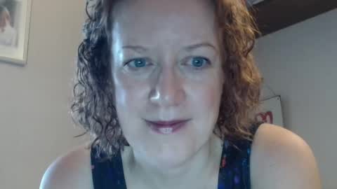 Snapshot of 12ennie chatting on 16, 10, 2025 12ennie online show from 16, 10, 2025