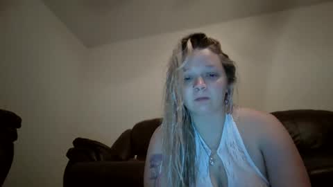 Snapshot of 13xxmilfxx13 chatting on 7, 10, 2025 Diamond Rose online show from 7, 10, 2025