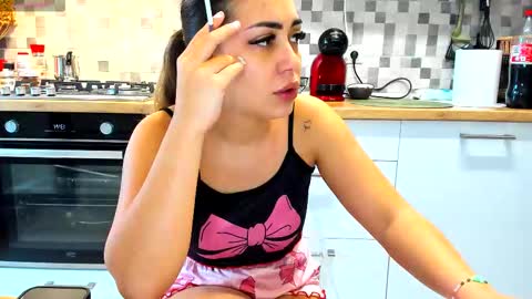 Snapshot of 18belleskinny chatting on 7, 10, 2025 18belleskinny online show from 7, 10, 2025