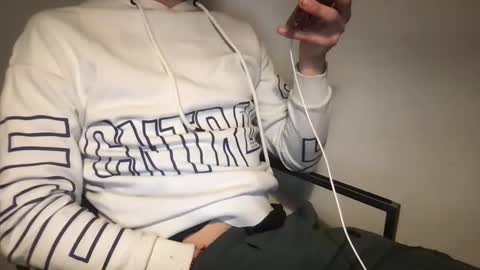 Snapshot of 18hereman chatting on 31, 12, 2024 man 18 but cute online show from 31, 12, 2024