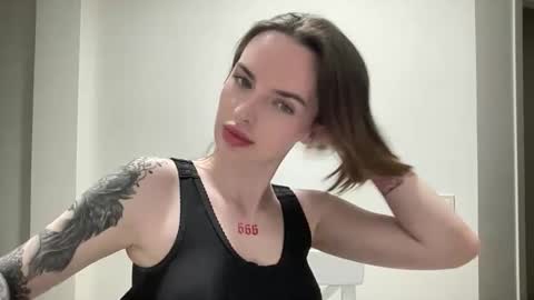 Snapshot of 1dove chatting on 18, 9, 2025 DOVE online show from 18, 9, 2025