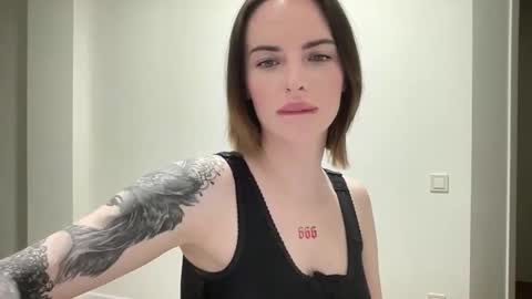 Snapshot of 1dove chatting on 22, 9, 2025 DOVE online show from 22, 9, 2025