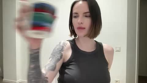 Snapshot of 1dove chatting on 22, 11, 2025 DOVE online show from 22, 11, 2025