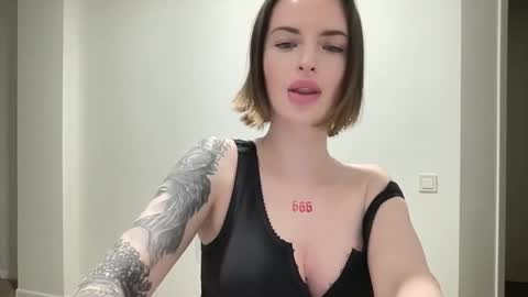 Snapshot of 1dove chatting on 28, 11, 2025 DOVE online show from 28, 11, 2025