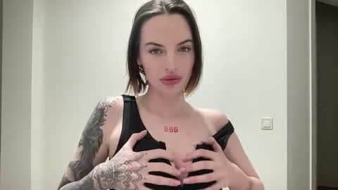 Snapshot of 1dove chatting on 30, 11, 2025 DOVE online show from 30, 11, 2025