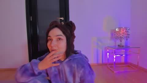 Moona  online show from 9, 2, 2026