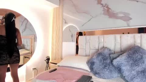 Snapshot of 1naughty_milf chatting on 6, 6, 2026 Luisa online show from 6, 6, 2026
