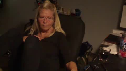 Snapshot of 1xtrahornyone chatting on 28, 12, 2024 Susan online show from 28, 12, 2024