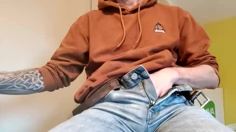 22_acacia_avenue online show from 14, 2, 2026