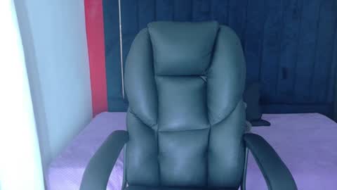 Isabella online show from 17, 9, 2025