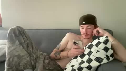 Snapshot of 26sneakers chatting on 27, 10, 2025 26sneakers online show from 27, 10, 2025