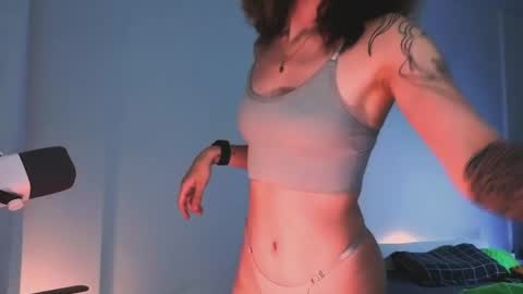 Snapshot of 2b_ chatting on 7, 6, 2026 Sasha weekend from 14 to 27 November online show from 7, 6, 2026