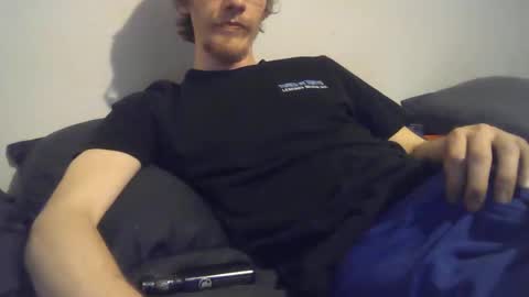 Snapshot of 2big2hype chatting on 21, 2, 2025 cheif online show from 21, 2, 2025