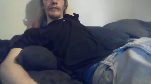 Snapshot of 2big2hype chatting on 23, 2, 2025 cheif online show from 23, 2, 2025