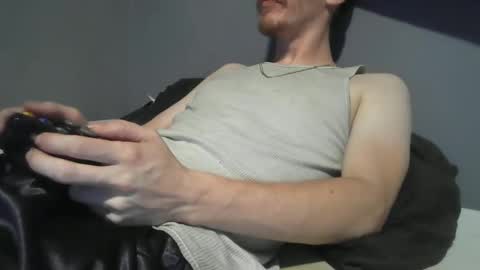 Snapshot of 2big2hype chatting on 22, 9, 2025 cheif online show from 22, 9, 2025