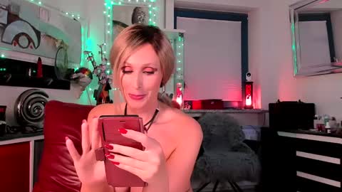 Snapshot of 2bigass4_u chatting on 11, 1, 2025 Alice online show from 11, 1, 2025