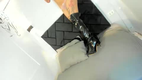 Snapshot of 2damnh0t_slut chatting on 17, 2, 2026 haduki online show from 17, 2, 2026