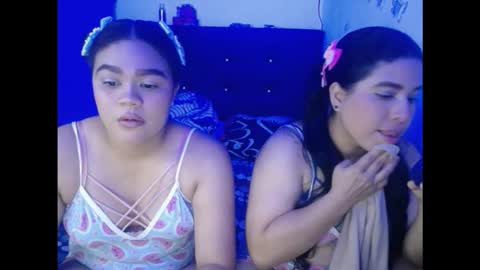 2moons_full_of_love online show from 5, 11, 2025