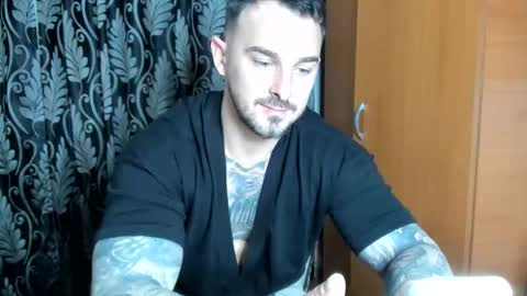 2sexymuscles online show from 16, 4, 2026