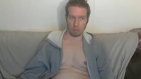 Snapshot of 2small4you83 chatting on 25, 4, 2026 2small4you83 online show from 25, 4, 2026