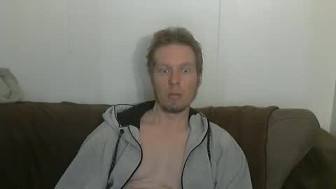 Snapshot of 2small4you83 chatting on 5, 5, 2026 2small4you83 online show from 5, 5, 2026