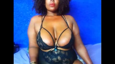 2sweetysmile online show from 6, 12, 2024