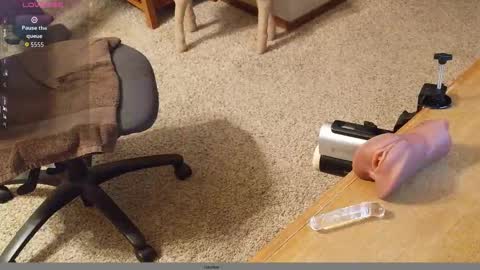 Snapshot of 2tiredoftoys chatting on 22, 11, 2025 2tiredoftoys online show from 22, 11, 2025