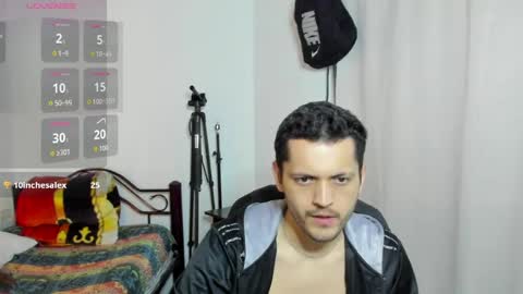 Alex THE BIG SNAKE DUDE online show from 6, 6, 2026