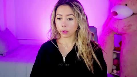 Snapshot of 3kam_amazonian chatting on 30, 4, 2026 independent model online show from 30, 4, 2026