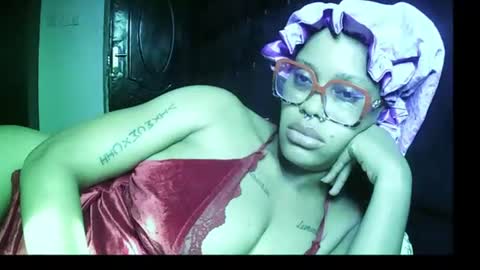 Snapshot of 420ebony_goddess chatting on 3, 7, 2026 goddess zuri online show from 3, 7, 2026