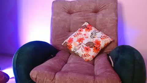 Snapshot of 420viol3ta_ chatting on 8, 3, 2025 Violeta online show from 8, 3, 2025