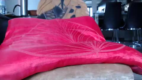 Snapshot of 555888000 chatting on 16, 11, 2025 Steven online show from 16, 11, 2025