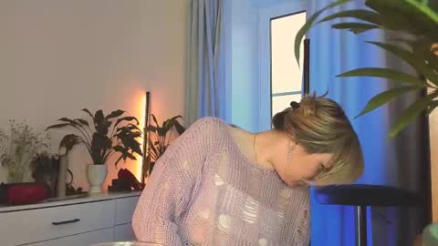 Snapshot of 5_in_one chatting on 17, 4, 2026 Sunshine online show from 17, 4, 2026