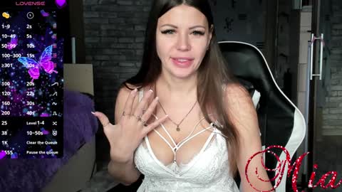 Snapshot of 666mia666 chatting on 28, 1, 2025 Mia my pvt is open and lovense is active online show from 28, 1, 2025