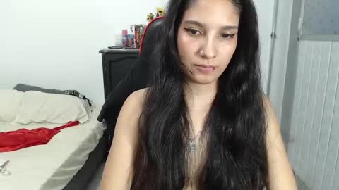 Snapshot of 69_shades chatting on 6, 3, 2025 lucero online show from 6, 3, 2025